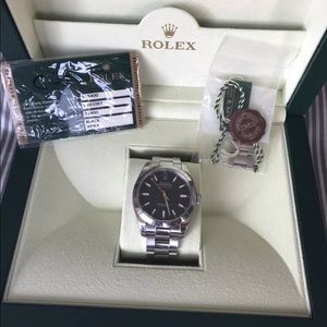 comment below 100% authentic comes with everything